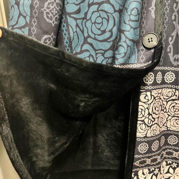 Women’s jackets size medium - Picture 3 of 4